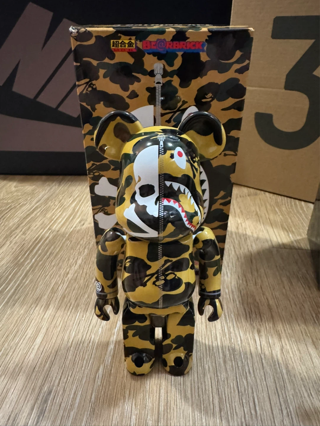 Bearbrick Bape X Mastermind Super Alloy 200% Set Yellow/Green - photo 3