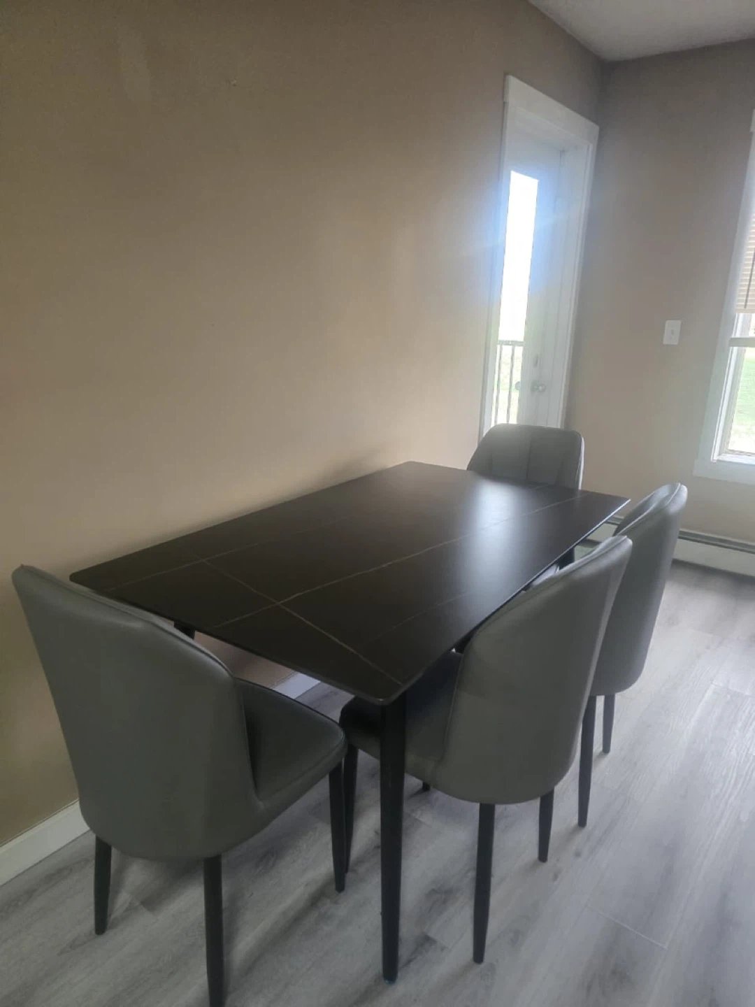 Modern Dining Set - Table and 4 Chairs
