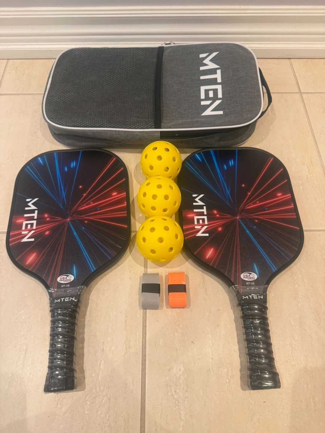 MTEN Pickleball Paddles Set with 2 Paddles, 3 Balls & Bag - photo 2