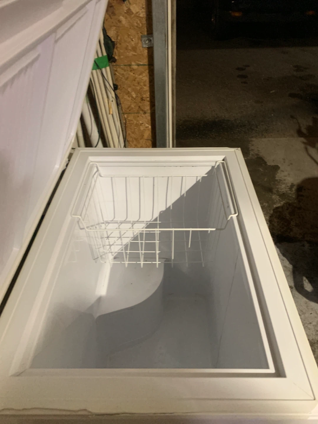 White Chest Freezer with Basket - photo 5