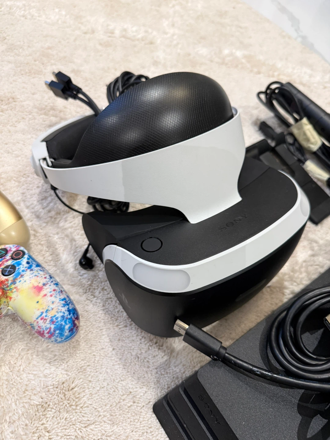 PlayStation VR Bundle with PS4 Pro and Controllers - photo 4