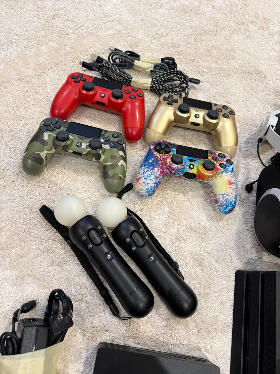 PlayStation VR Bundle with PS4 Pro and Controllers - photo 3