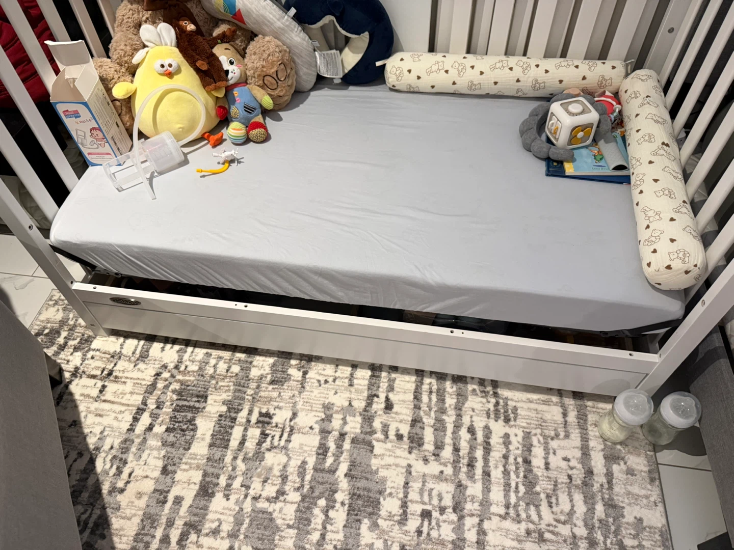 Graco Solano 4-in-1 Crib with Drawer and Simmons Mattress - photo 2
