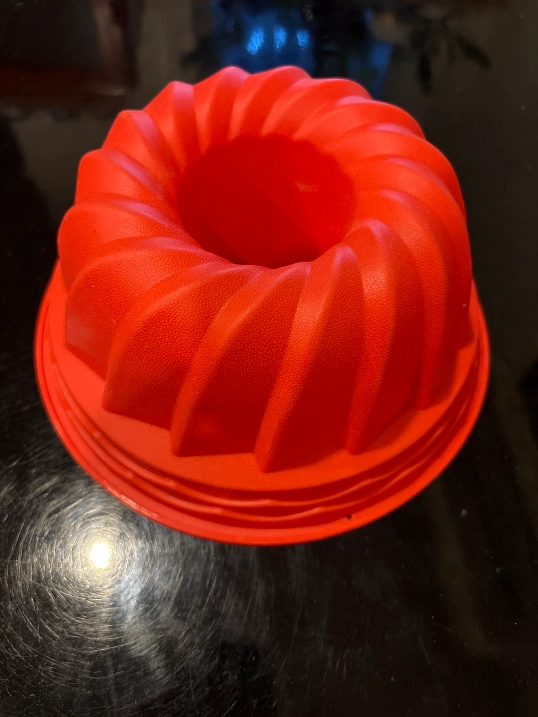 Silicone Bundt Cake Pan - photo 2