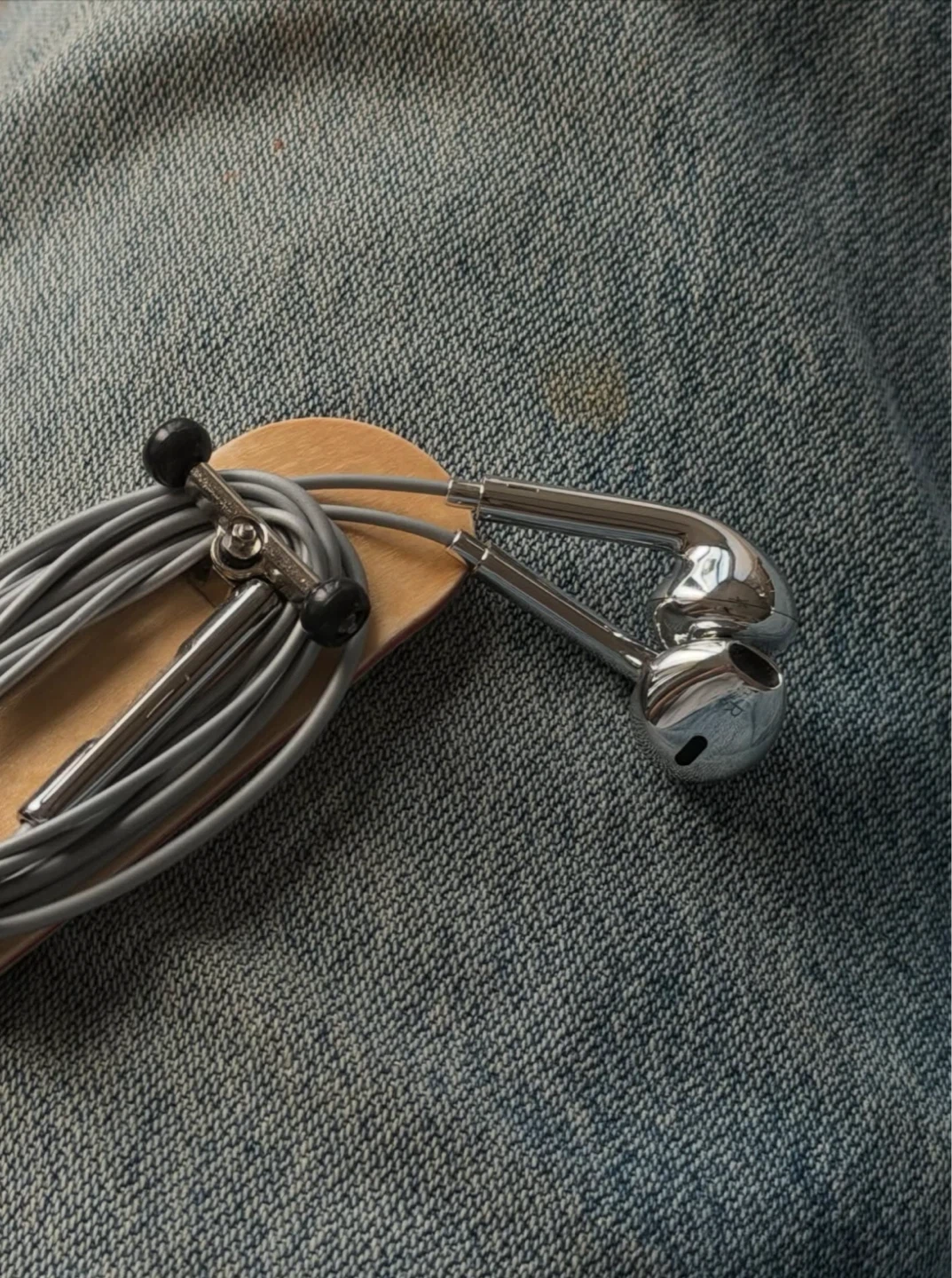 CHROME/SILVER WIRED EARPHONES - (USB-C, Lightning or 3.5mm Jack)