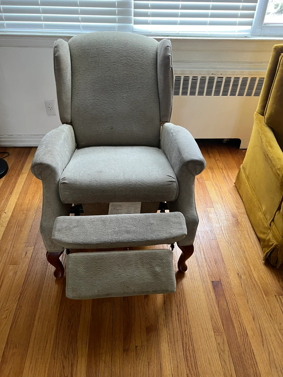 Recliner Chair wooden legs