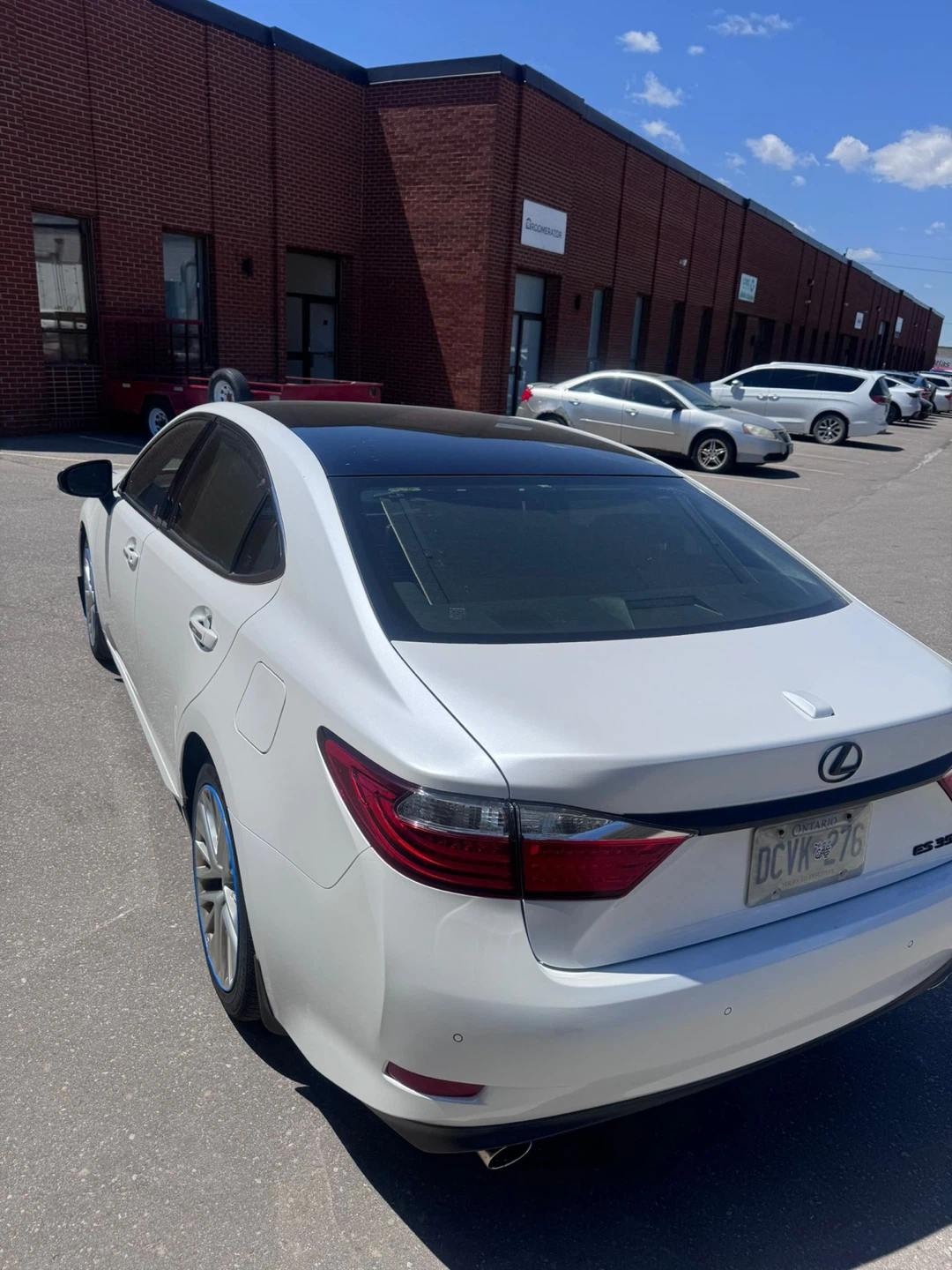 Pearl White Lexus ES 350 Sedan Tech Pack.   264K