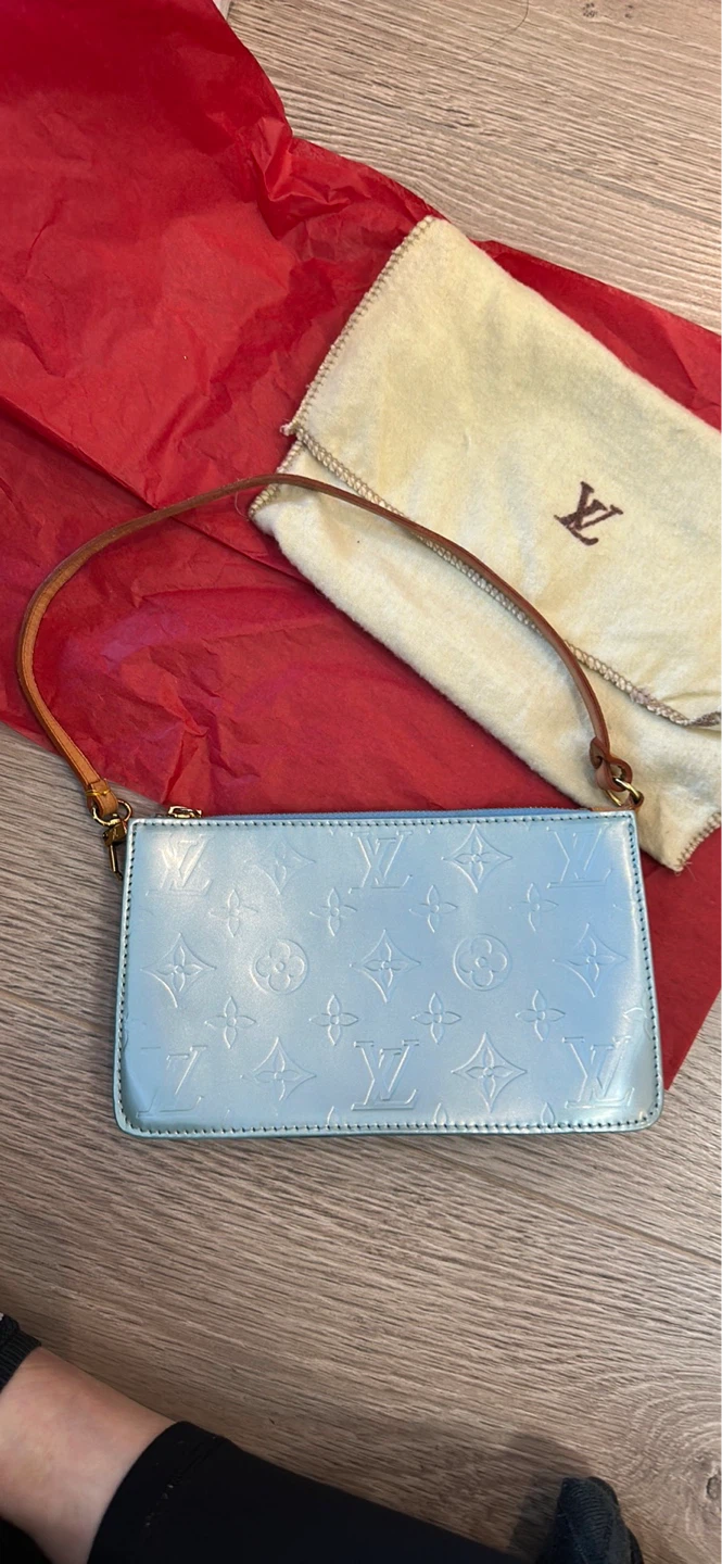 Louis Vuitton Lexington Monogram Vernis Pochette Purse