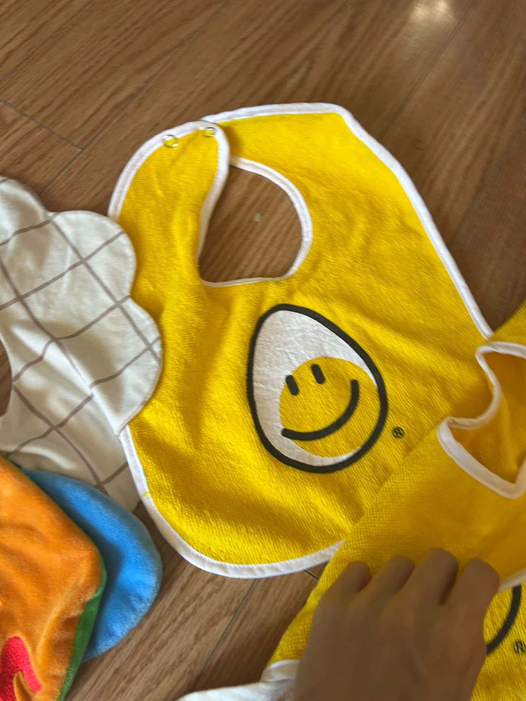 11pcs Baby Bibs - some are new. - photo 3