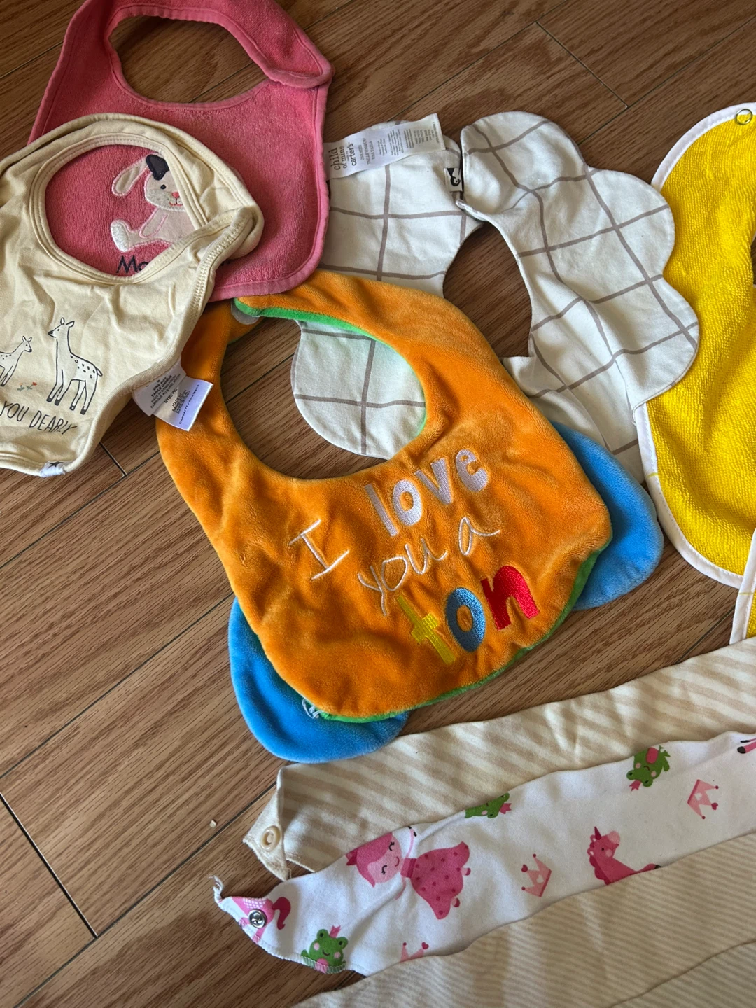 11pcs Baby Bibs - some are new. - photo 2