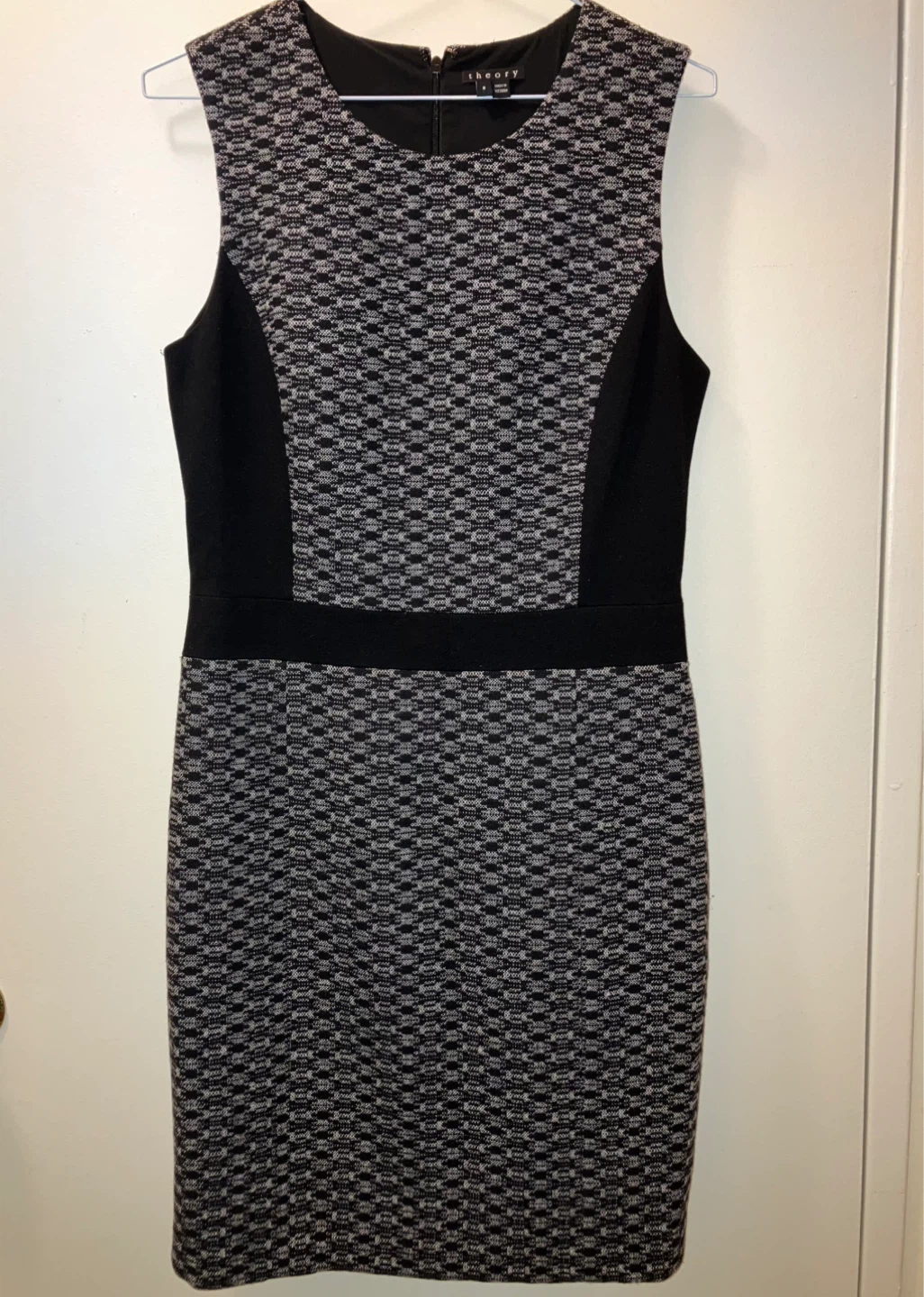 Theory Sleeveless Sheath Dress Size 8 Black & White