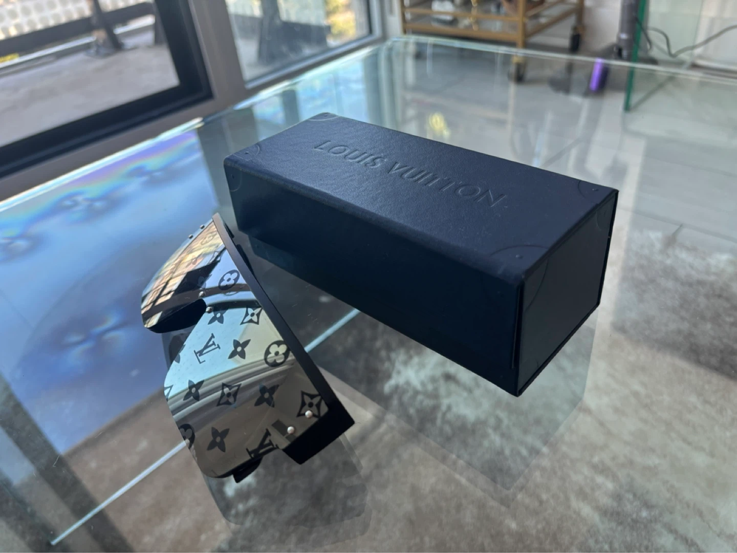 Louis Vuitton Sunglasses - photo 2