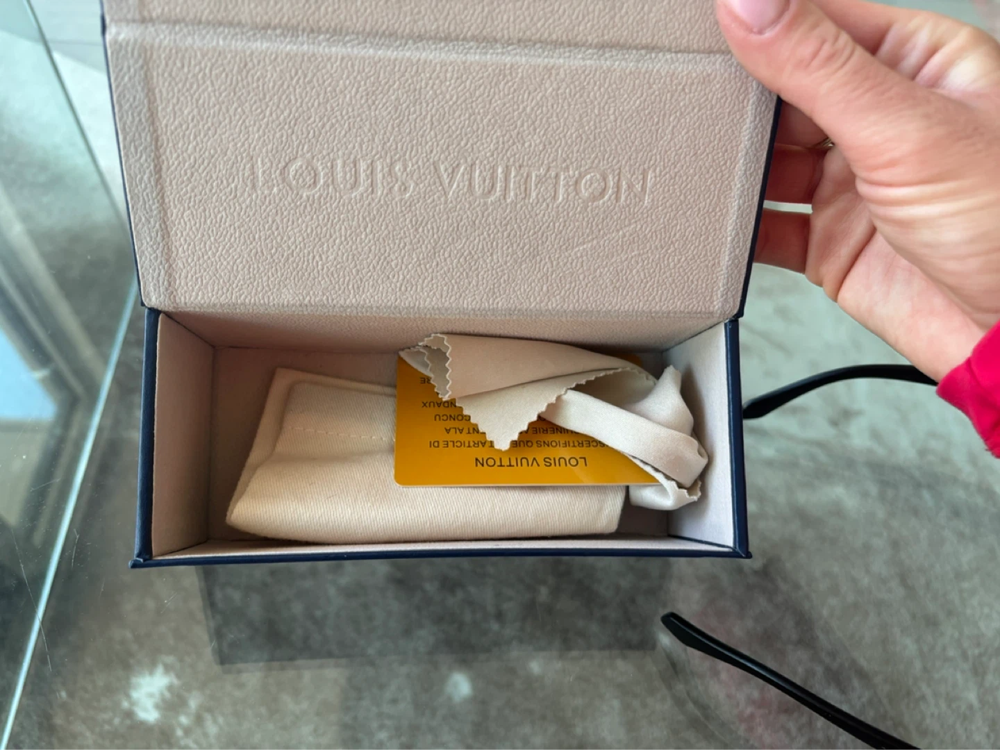 Louis Vuitton Sunglasses - photo 3
