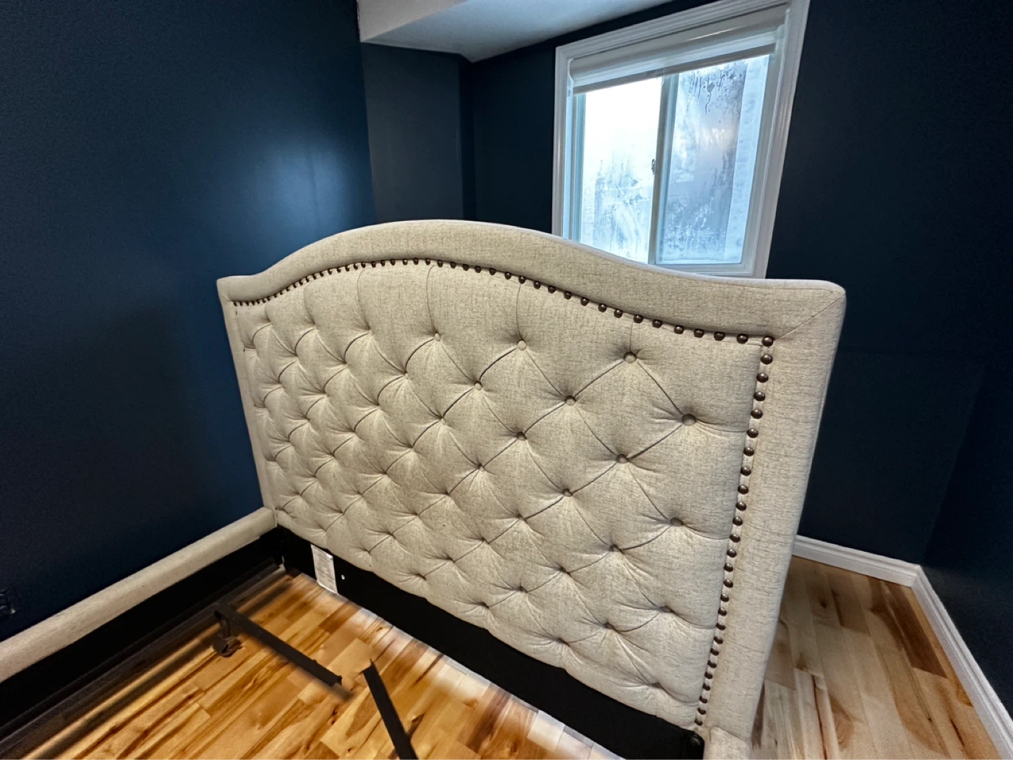 Tufted Upholstered Bed Frame with a box frame as well - photo 4