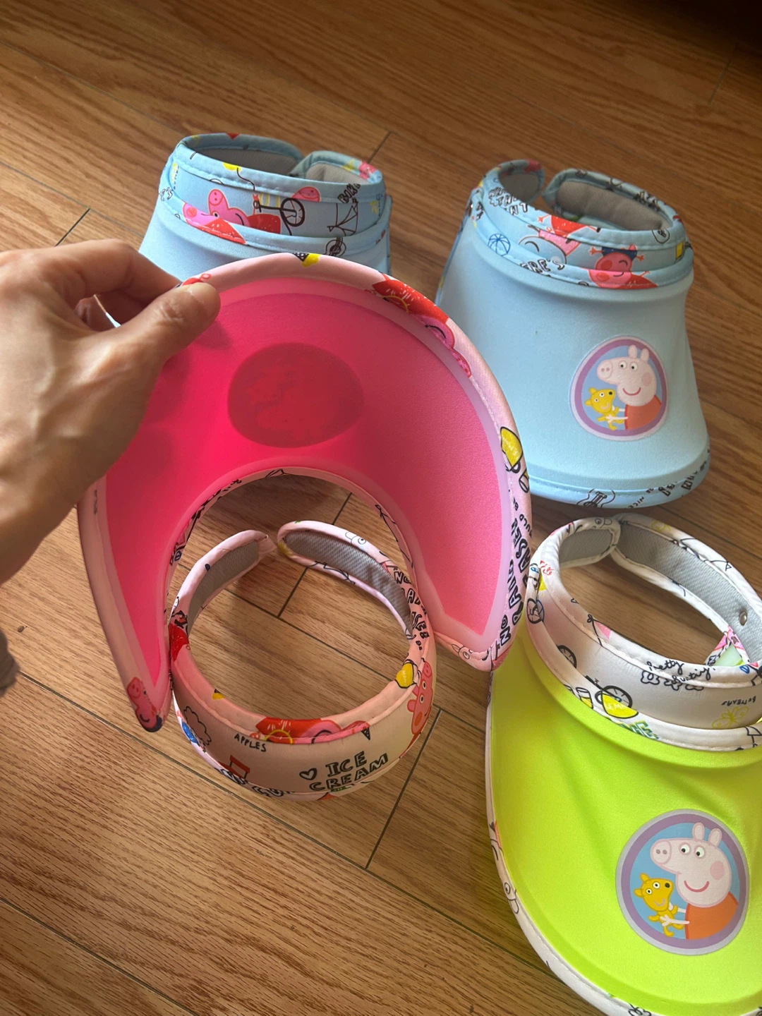 4pcs Brand New Peppa Pig Children's Visor Hats - 4 Pack - photo 3