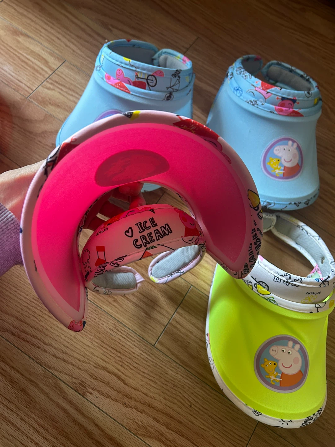 4pcs Brand New Peppa Pig Children's Visor Hats - 4 Pack - photo 2