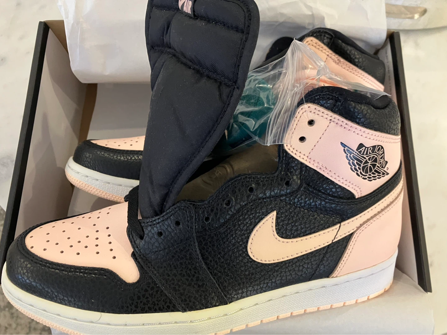 Air Jordan 1 Retro High OG Black Crimson Tint