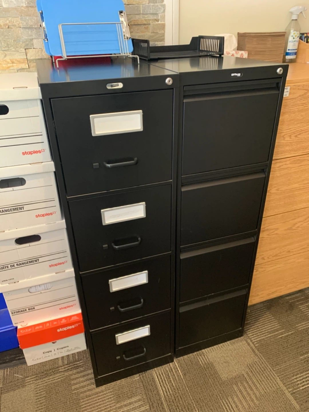 2x filing cabinets
