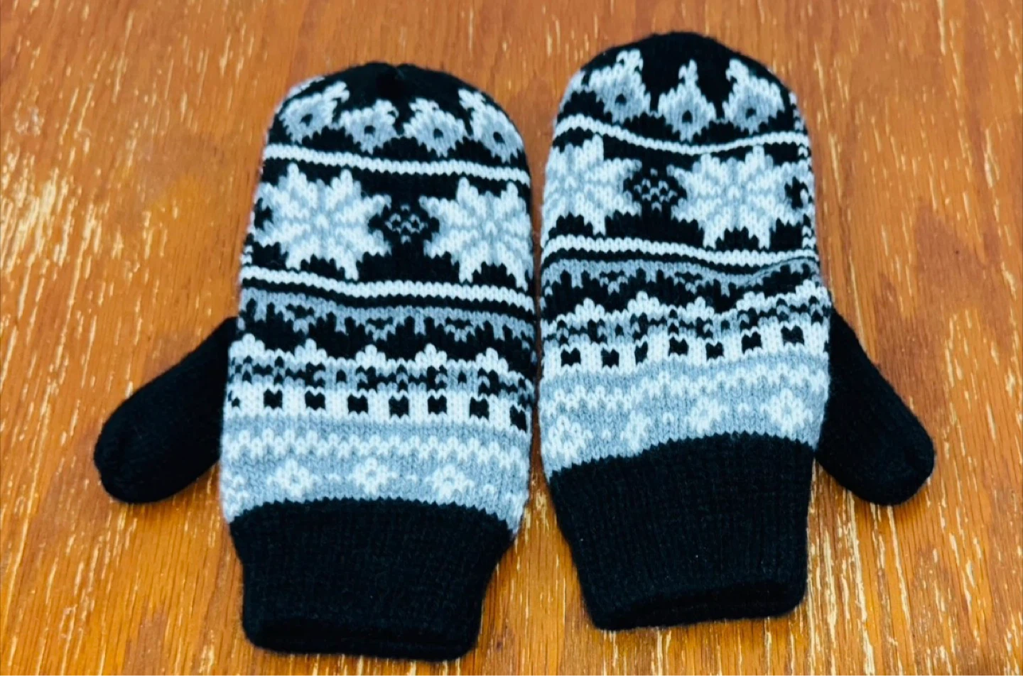 Knit Mittens - photo 2