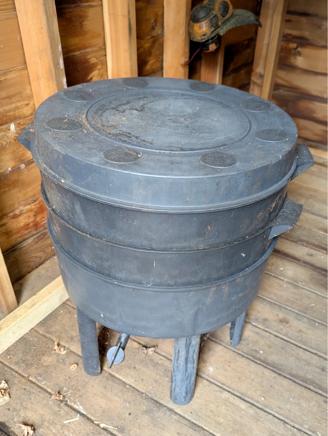 Vermicomposting Bin