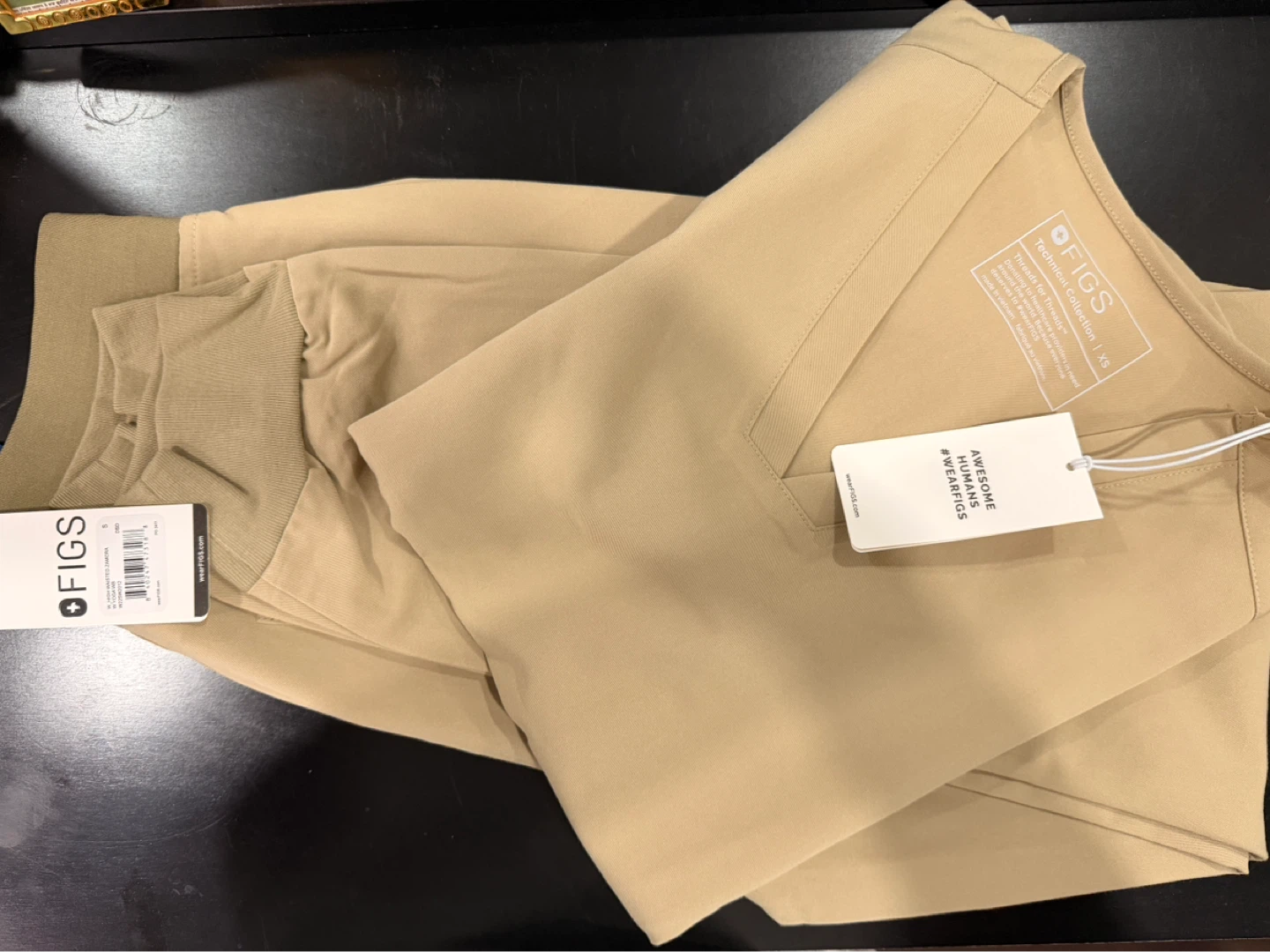FIGS Scrubs Top and Pants Set - photo 4