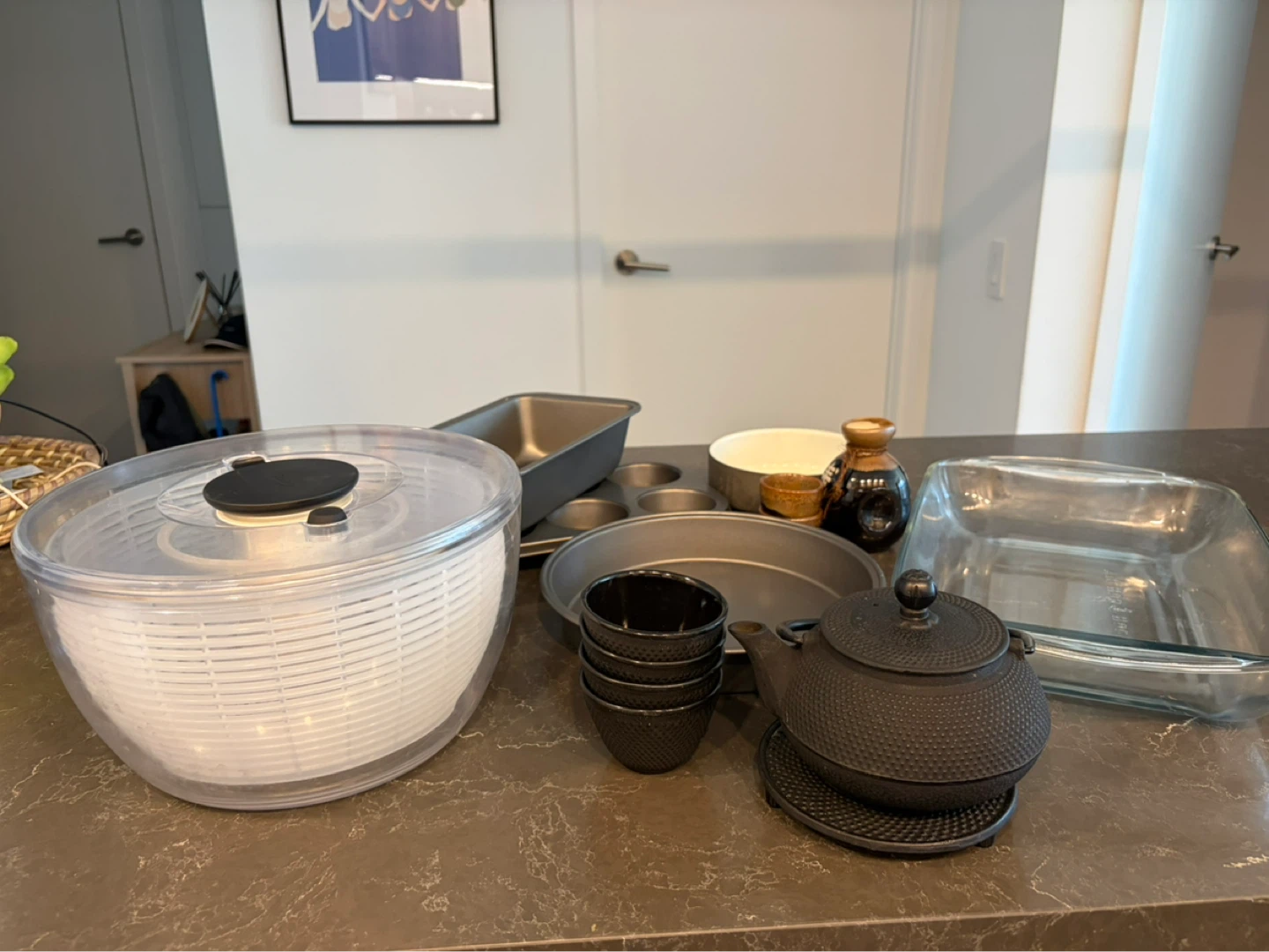 Kitchen Items – Salad Spinner, Baking Pan, Glassware + Teapot