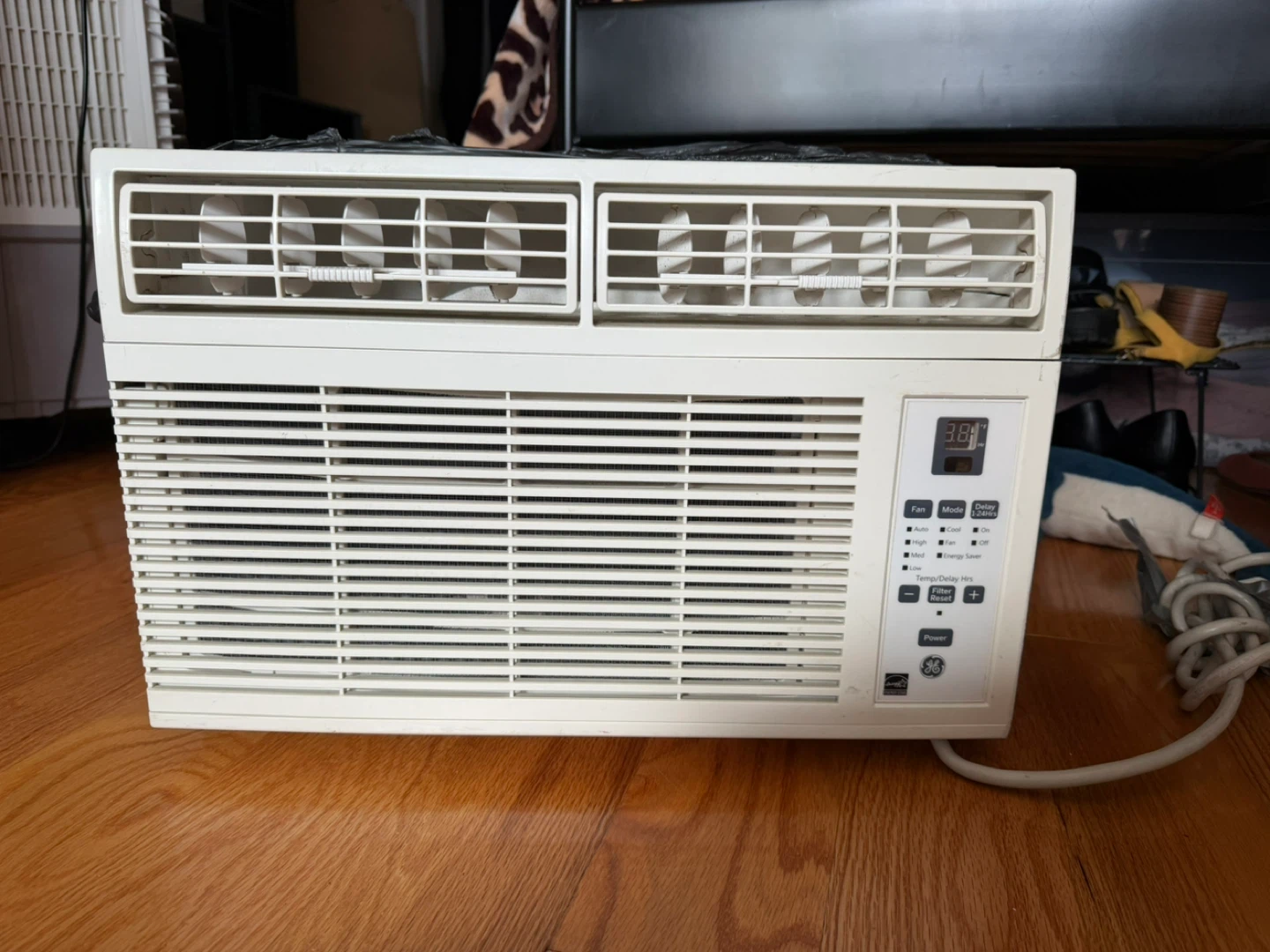 GE Window Air Conditioner - photo 4