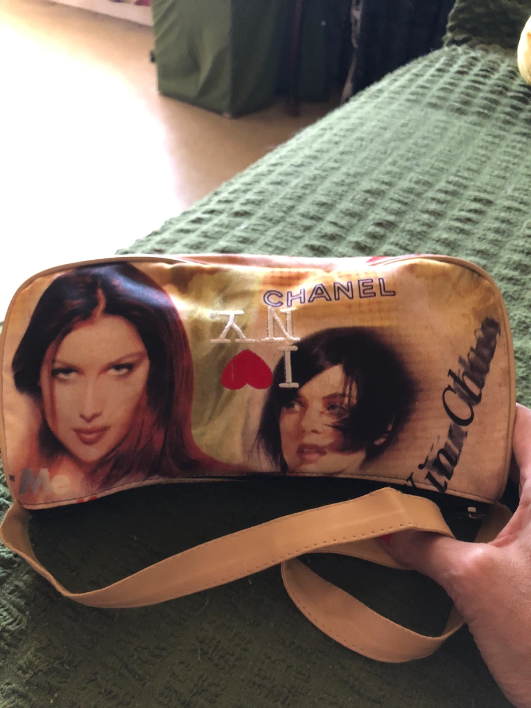 Graphic Print Shoulder Bag - photo 5