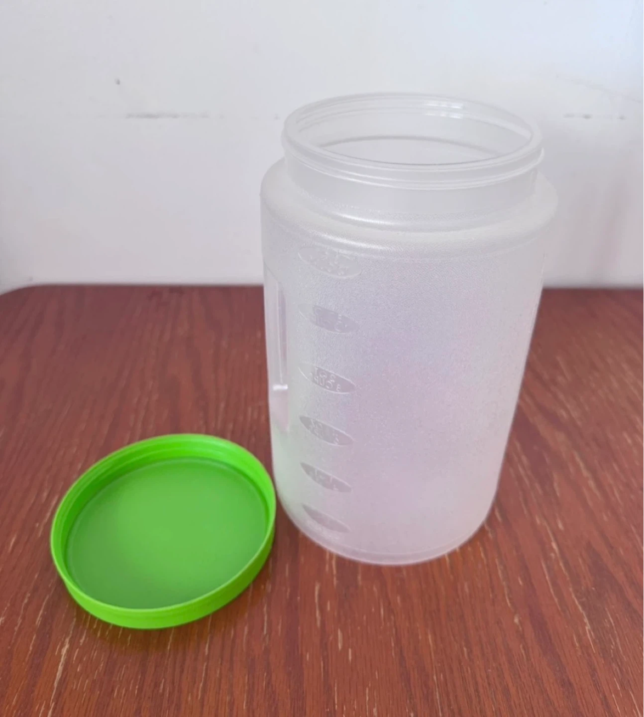 Plastic Container with Green Lid - photo 2