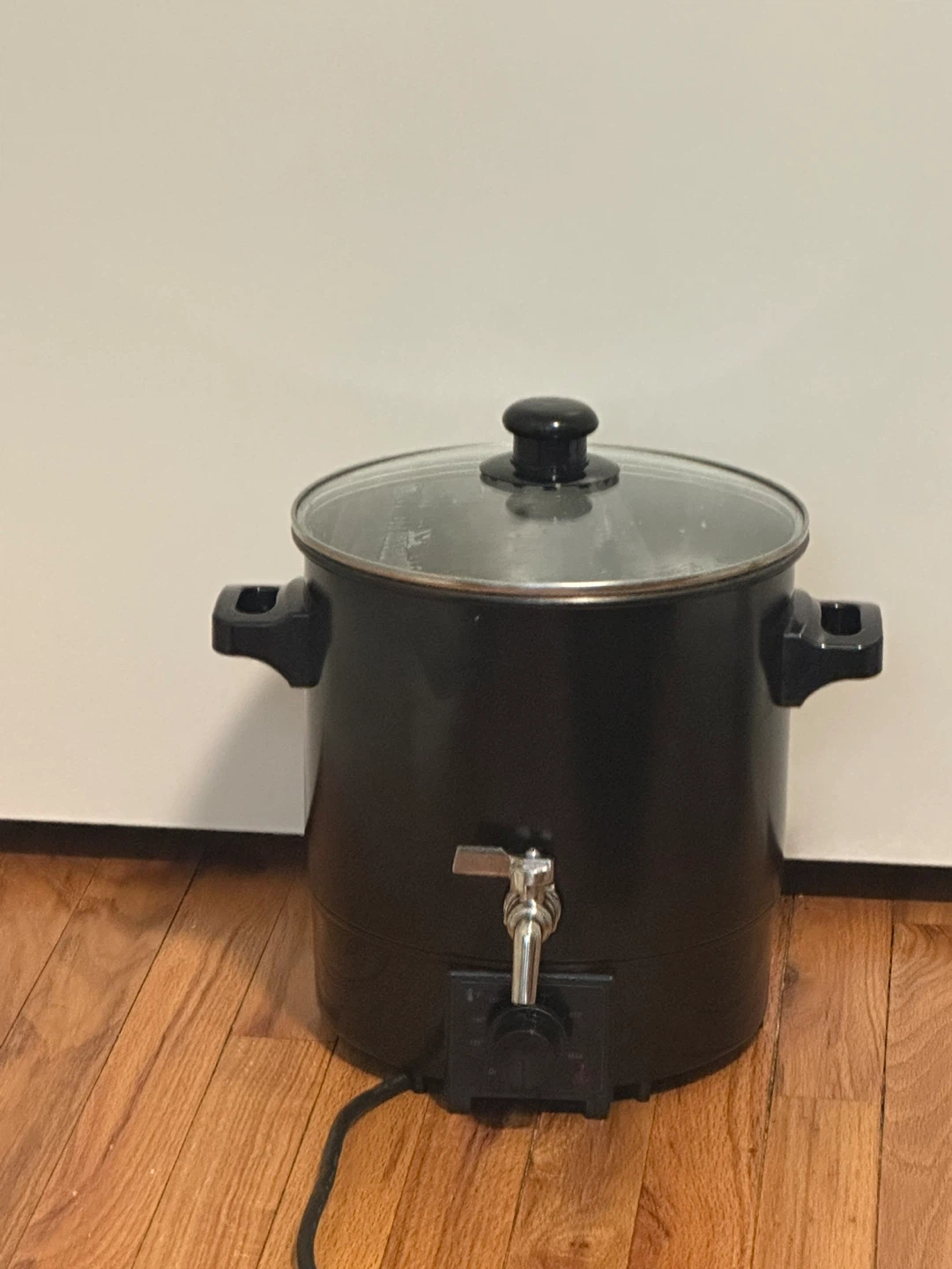 Candle wax melter