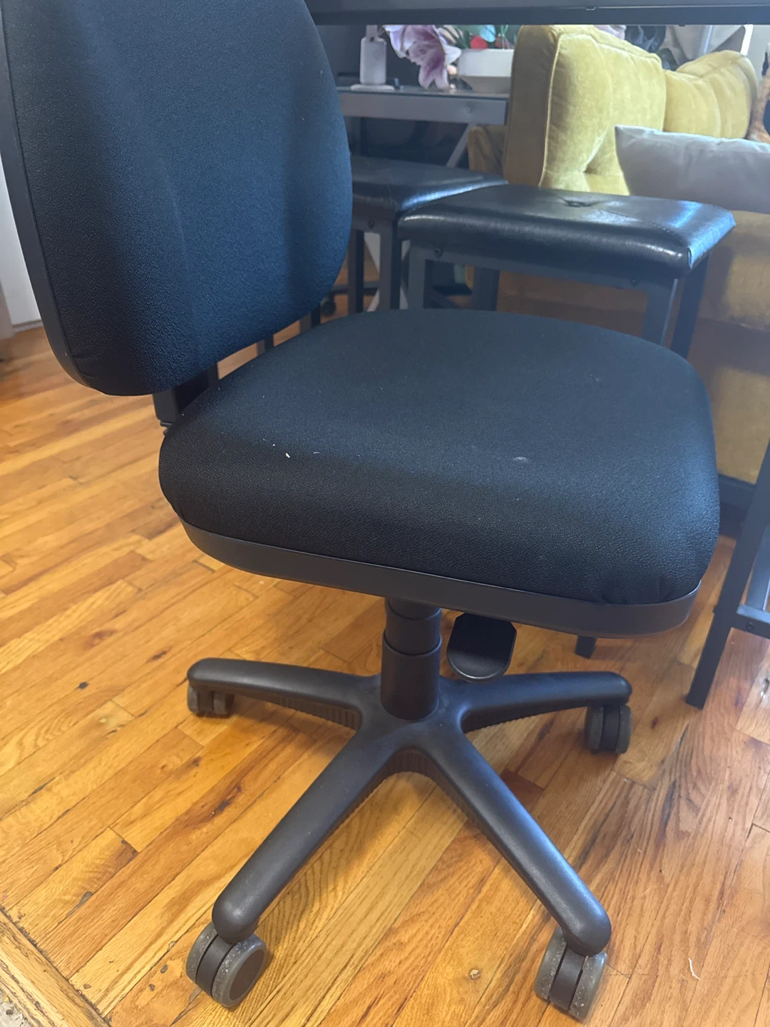 Black Office Chair - photo 3