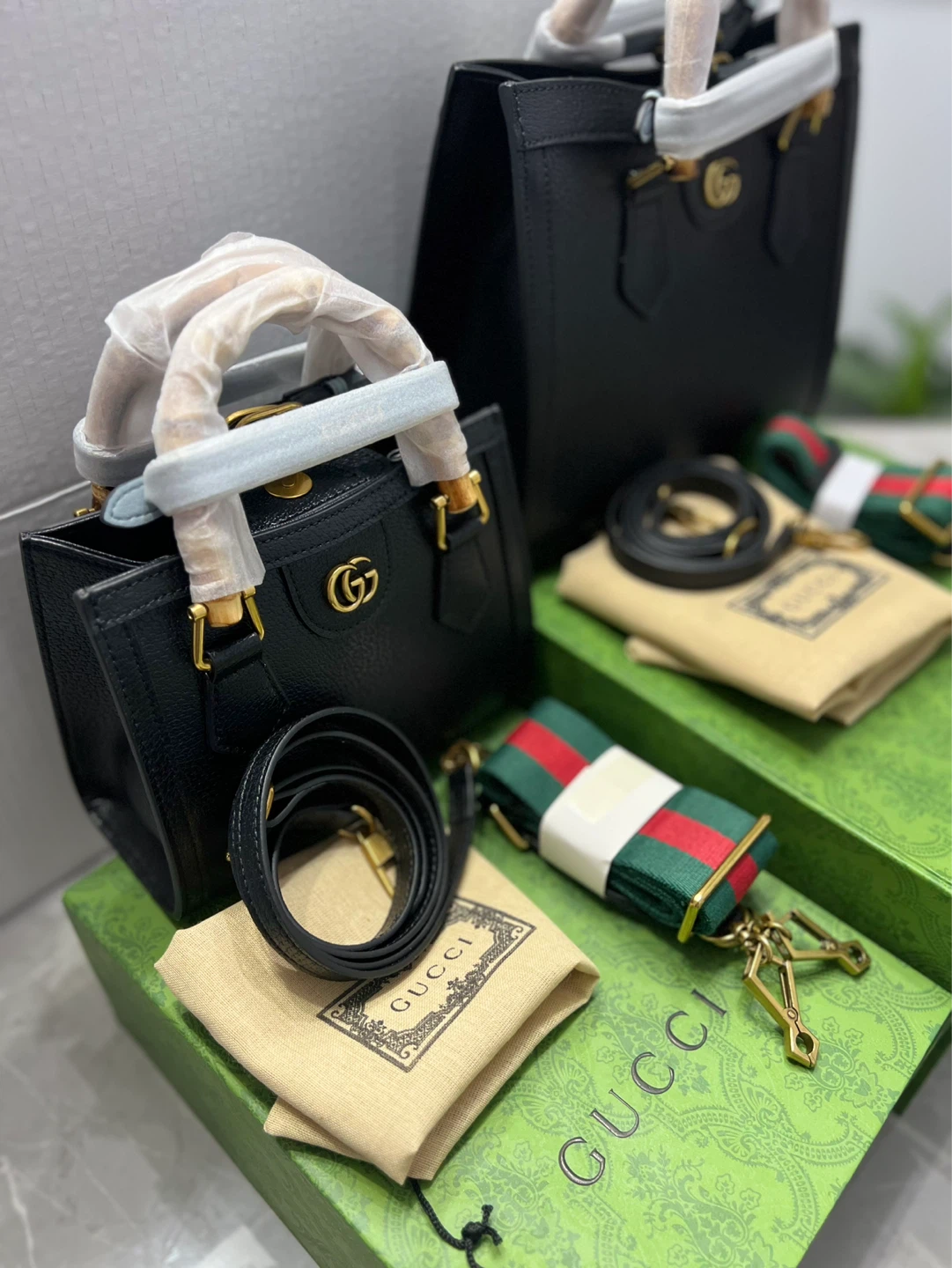Black Gucci Handbag with Strap