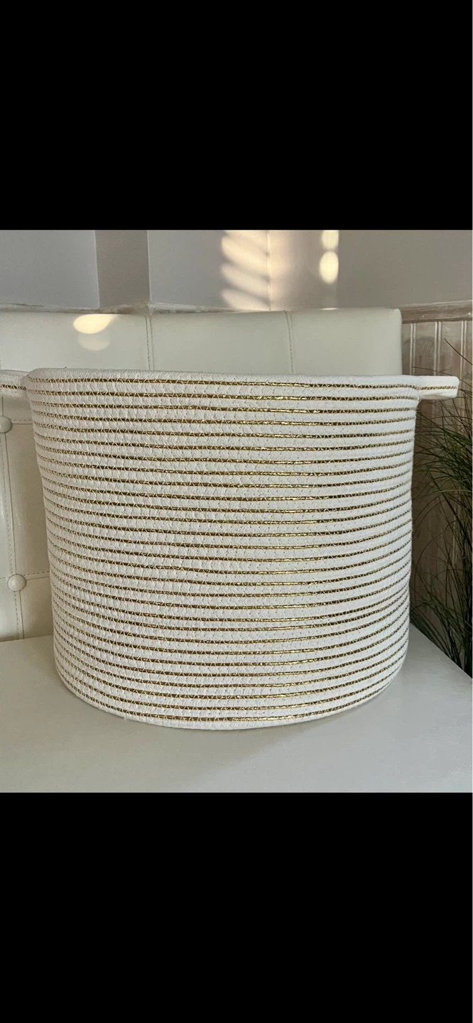 GOLD STRIPED BASKET