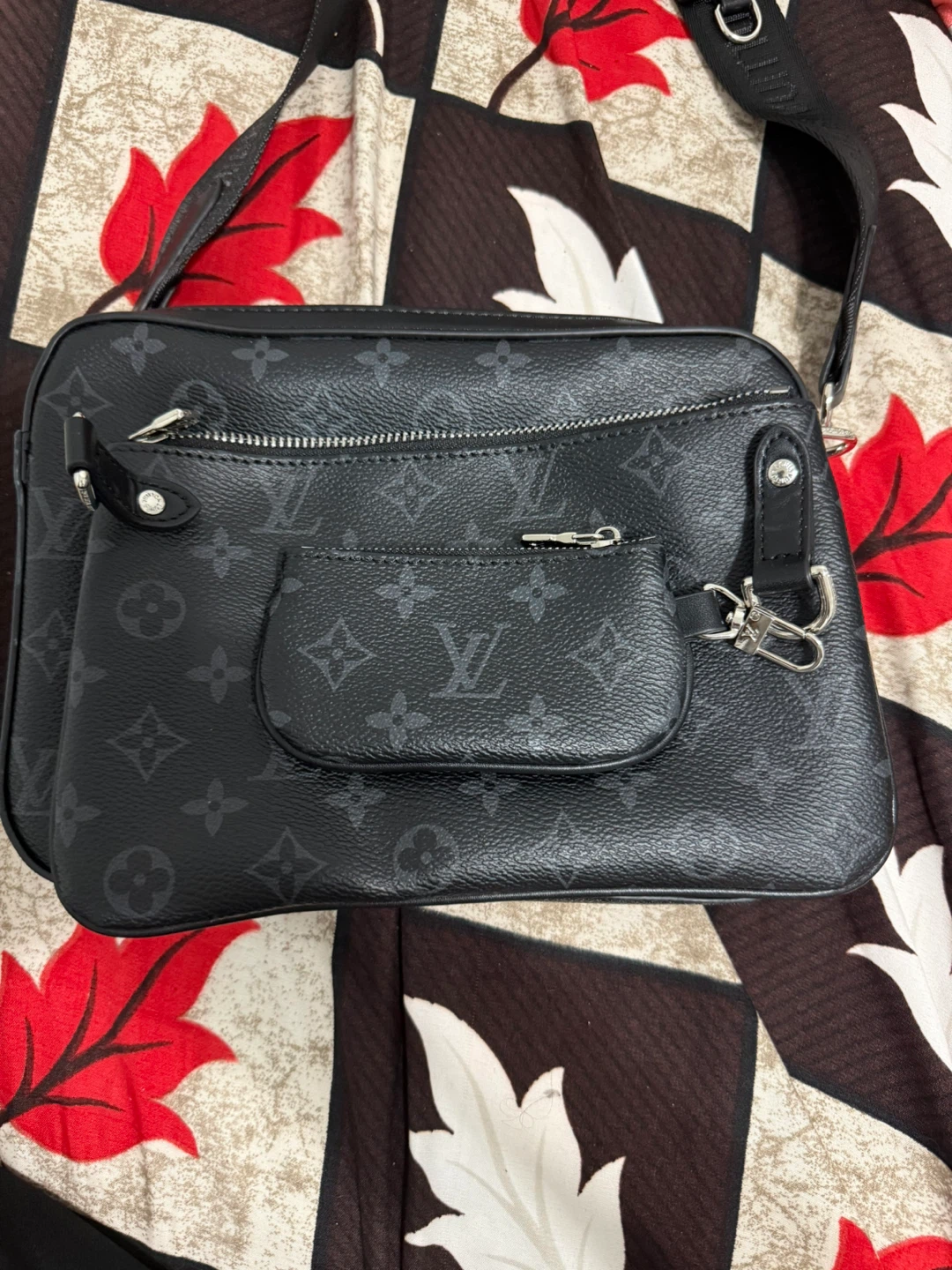Louis Vuitton Monogram Messenger Bag with Pouch - photo 3