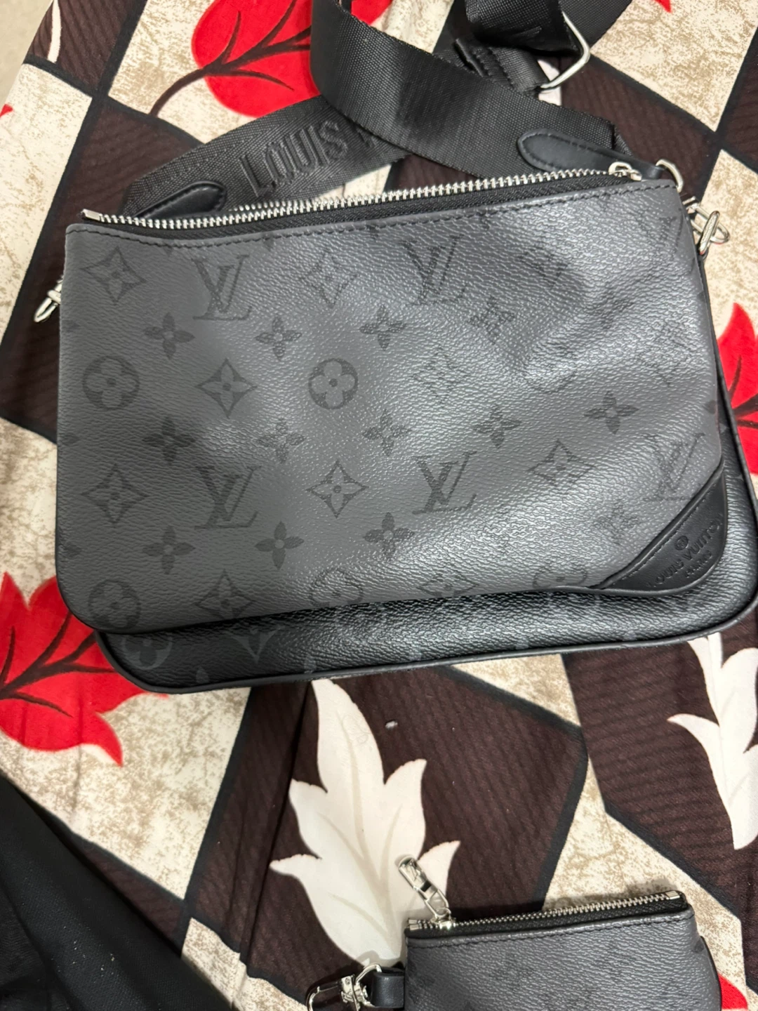 Louis Vuitton Monogram Messenger Bag with Pouch - photo 4