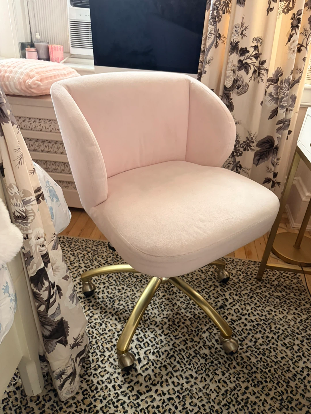 Pottery Barn Teen Wingback Swivel Desk Chair - Pink Velvet