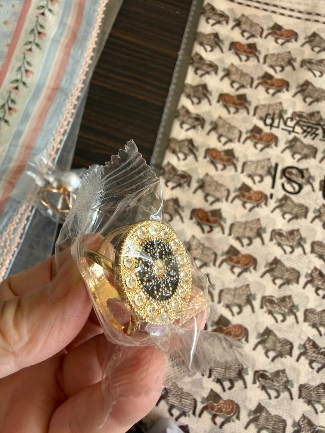 🌸 Brand New Silk Scarf & Scarf Ring Set – $25 - photo 2