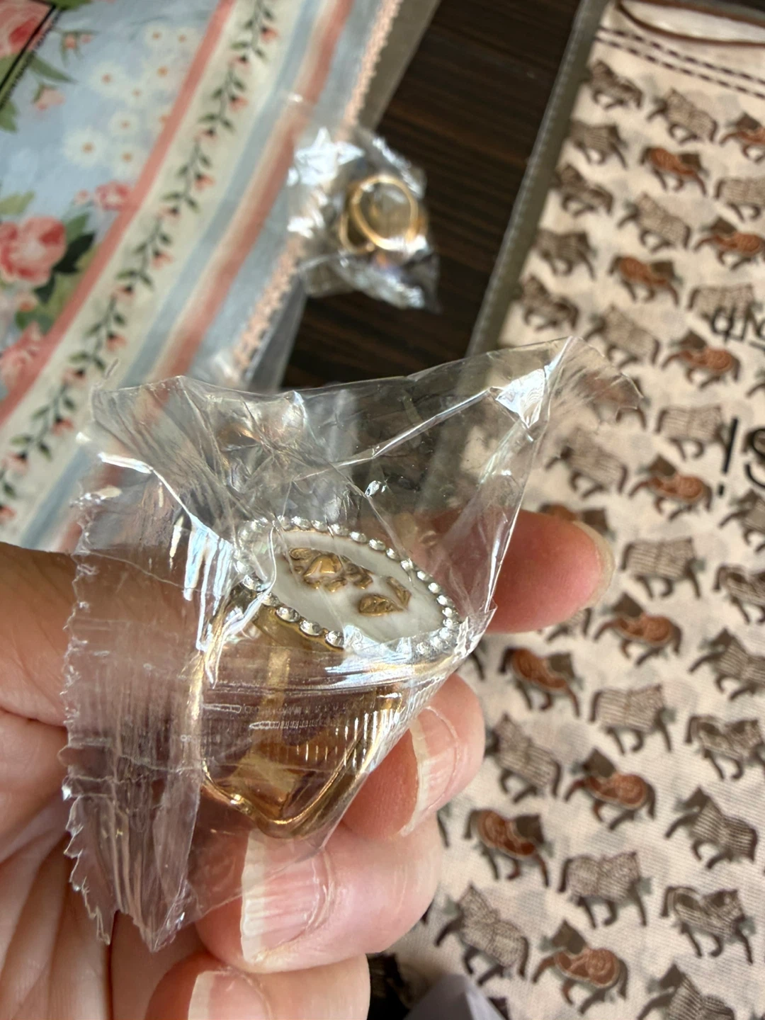 🌸 Brand New Silk Scarf & Scarf Ring Set – $25 - photo 5