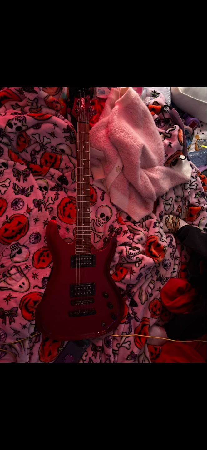 Red Electric Guitar - photo 2