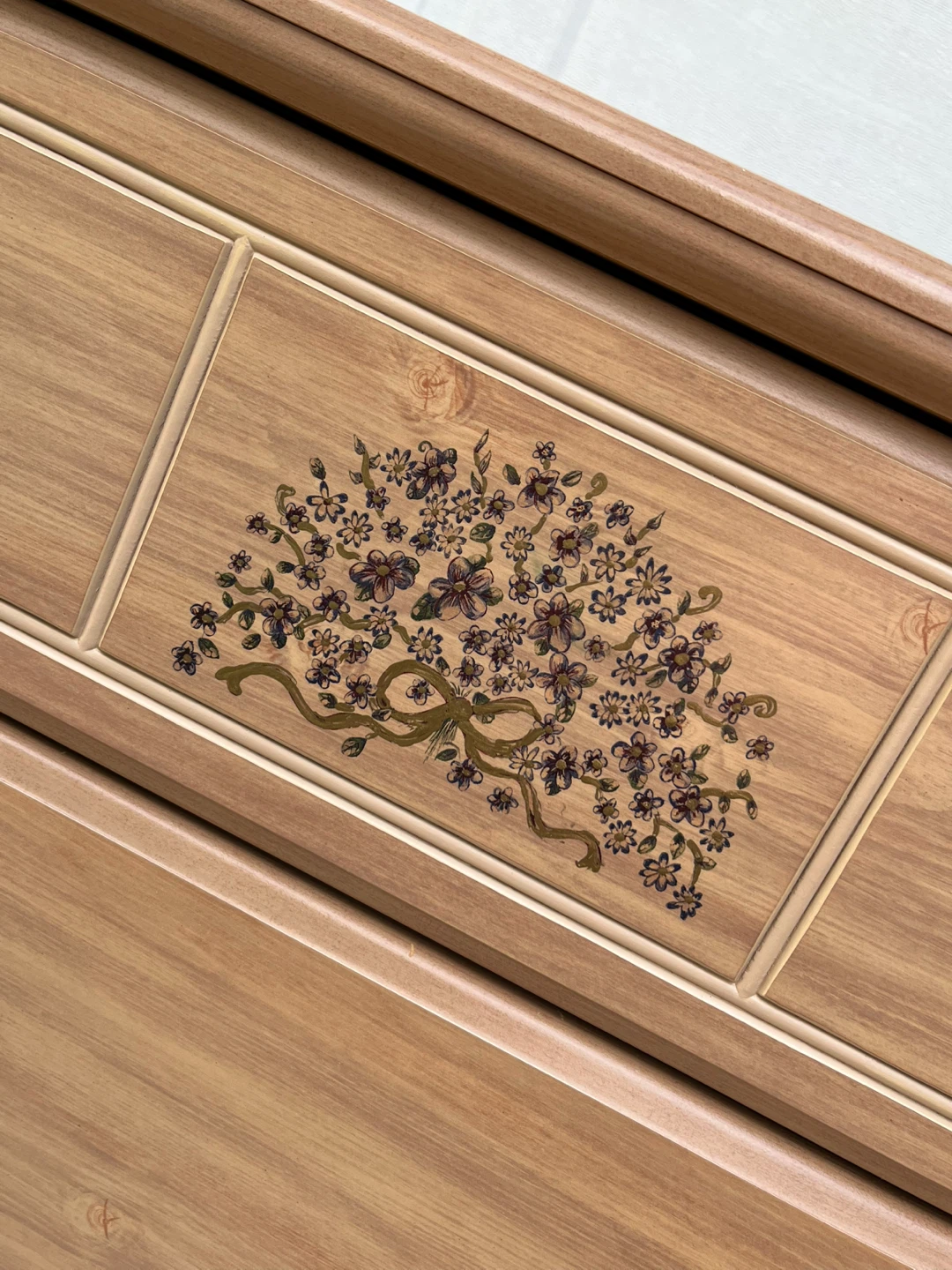 Dresser drawers and Night Stand - photo 3