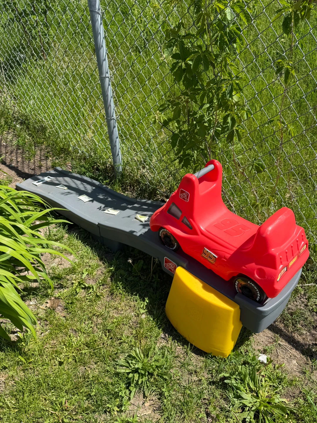 Step2 "Lightning McQueen" Ride-On Car with Track - photo 2