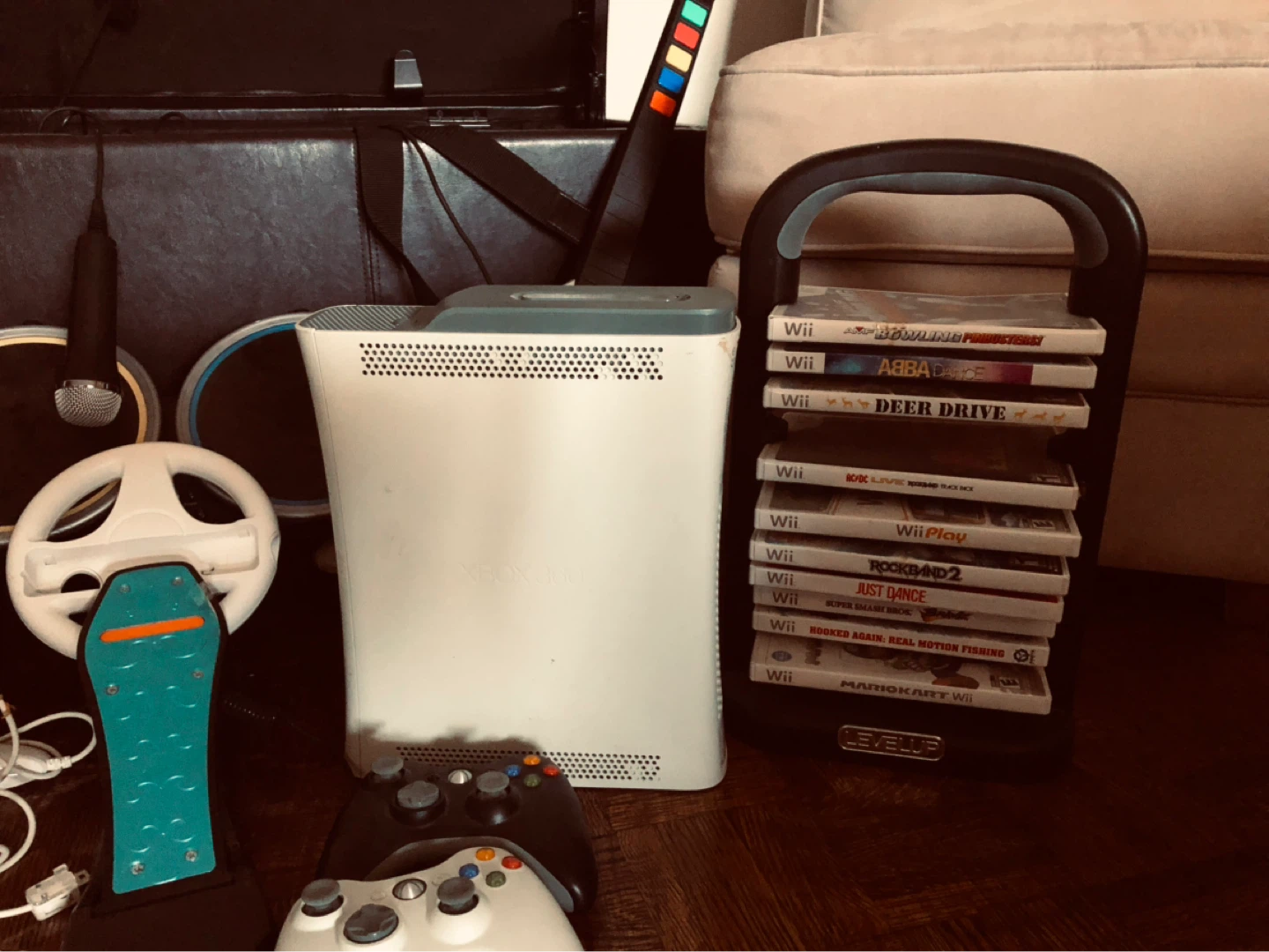 Nintendo Wii & Xbox 360 Games and Accessories Bundle