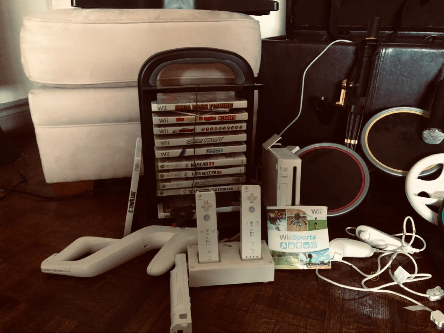 Nintendo Wii & Xbox 360 Games and Accessories Bundle - photo 2