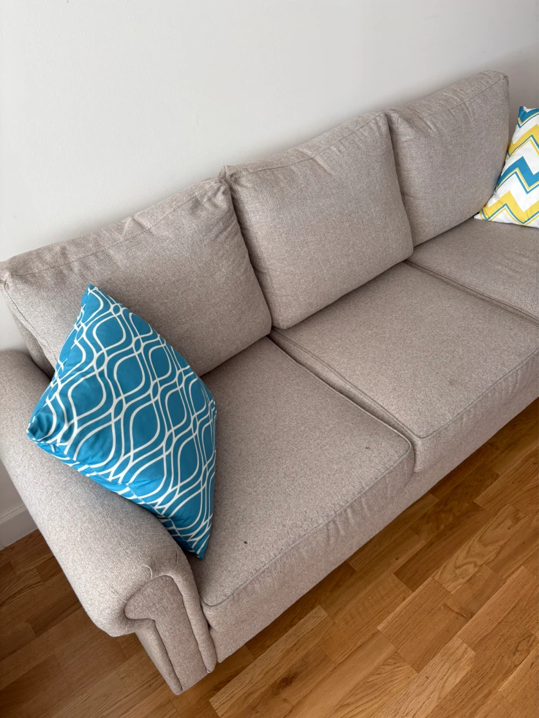 Zinus 80" Modern Oatmeal Beige 3-Seater Sofa - photo 3