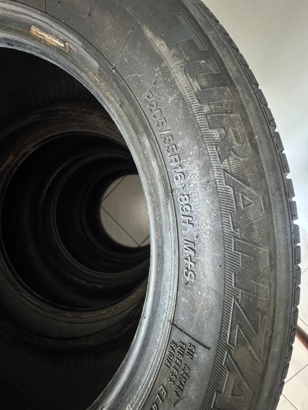 Set of 4 All-Season Tires – Good Condition - photo 2