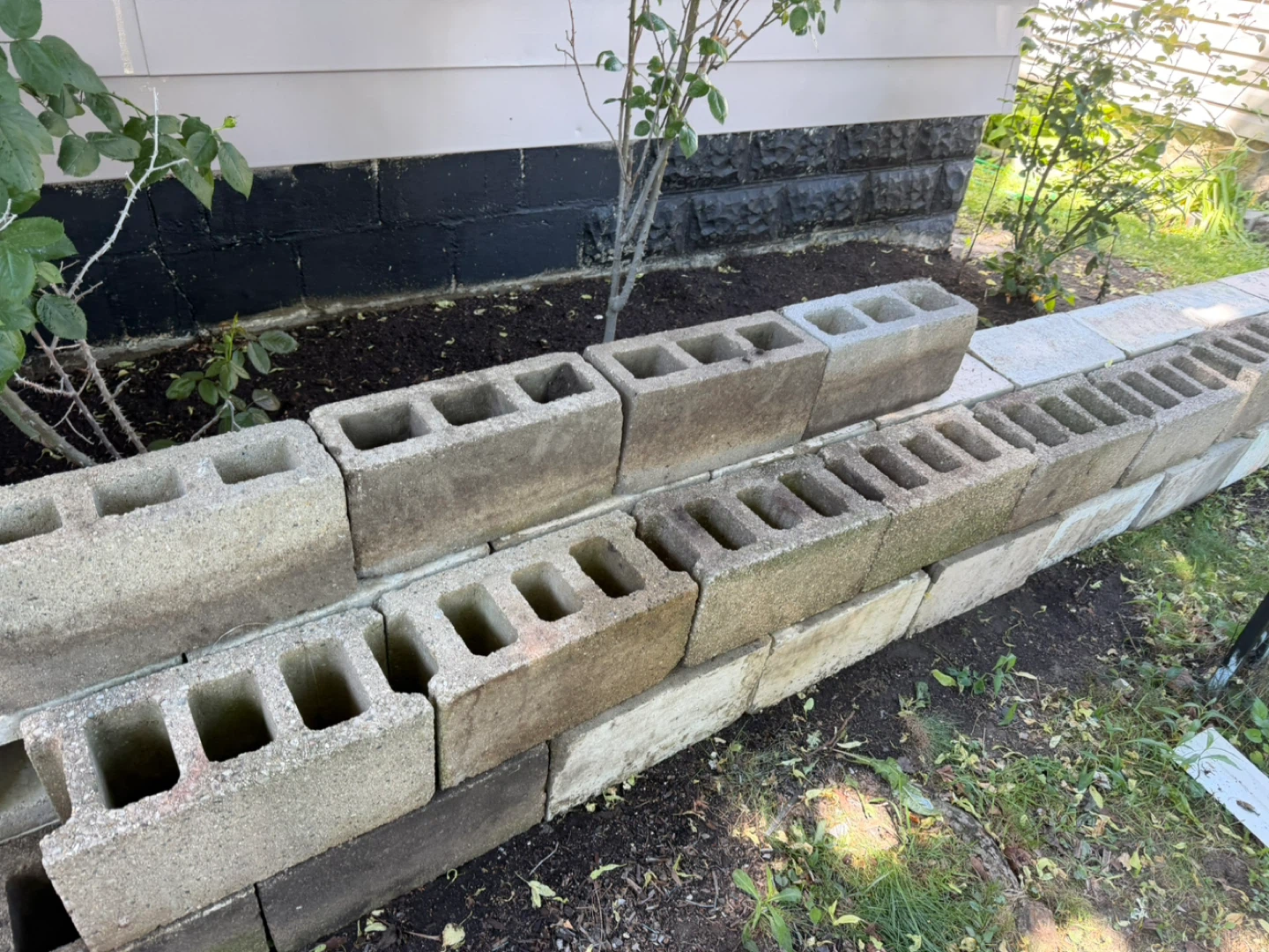 Concrete Cinder Blocks for Landscaping- 42 pice- all for 50$ - photo 4