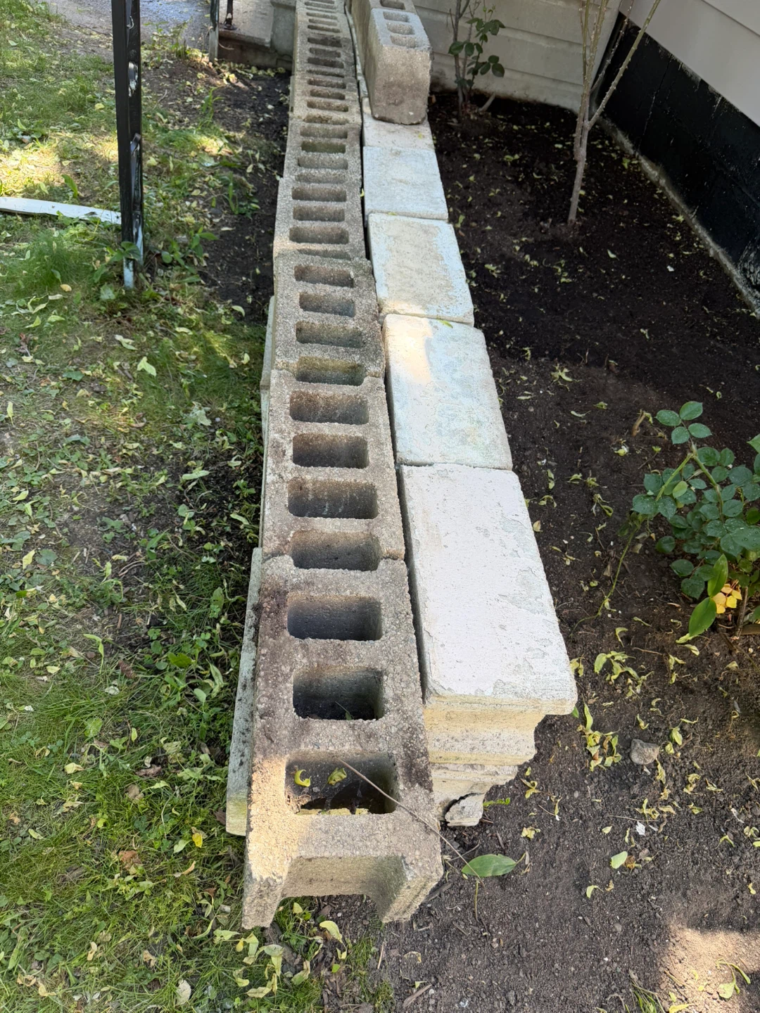 Concrete Cinder Blocks for Landscaping- 42 pice- all for 50$