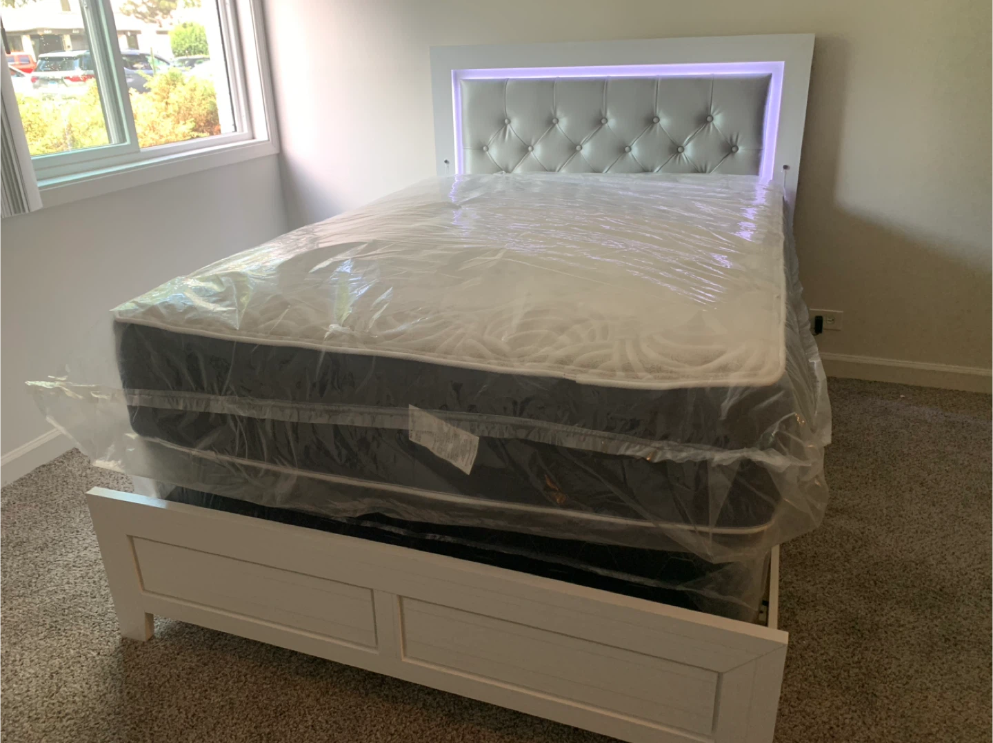 White Tufted Headboard Bed Frame  fullwith LED Light