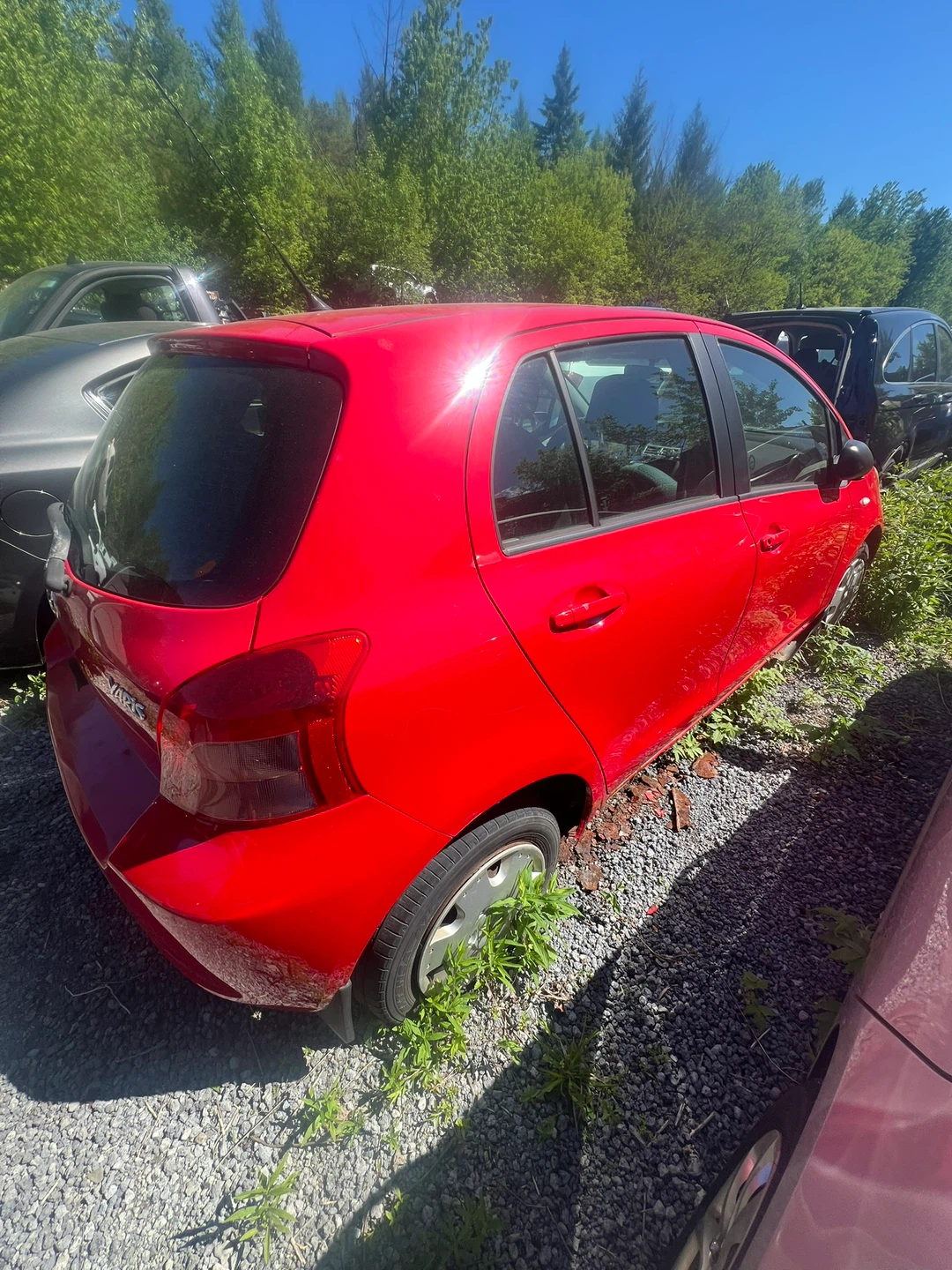 2011 Red Toyota Yaris Hatchback for parts - photo 5
