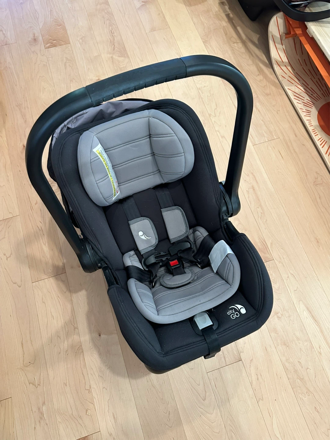 Baby Jogger City GO Infant Car Seat and Base
